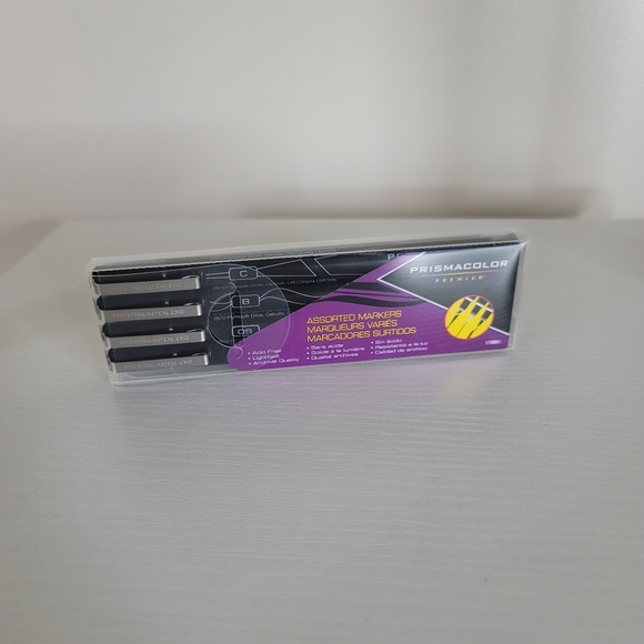 Prismacolor Premier IllustrationMarkers Assorted Tips Black 4 Count Fine Chisel - Picture 2 of 7